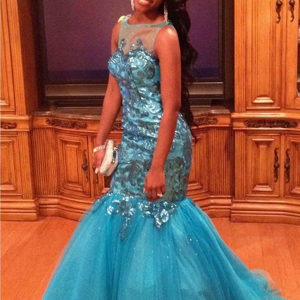 Elegant Blue Mermaid Prom Dress
